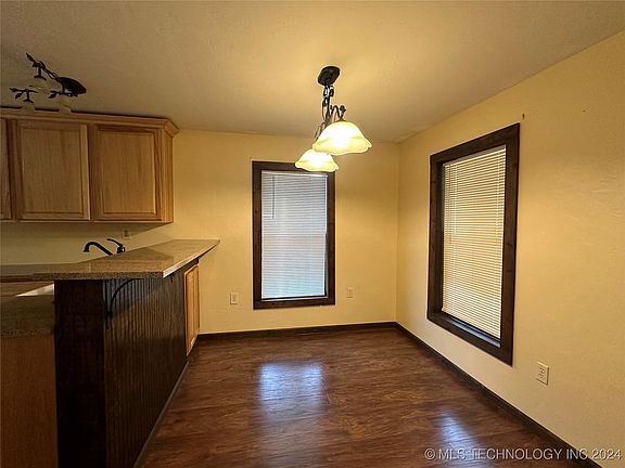 3rd image of 203 W Birch Ave
