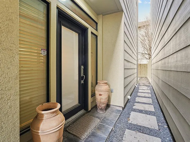 5226 Lillian St — Photo 14