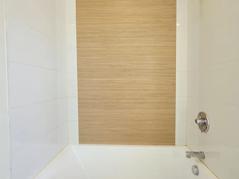 532 W Side Ave #3L — Photo 4