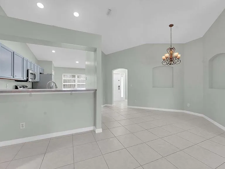 5335 NW Conley Dr — Photo 13