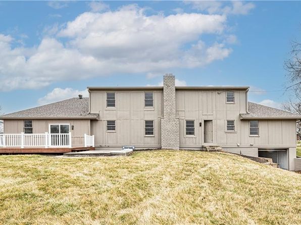 15700 E 202nd St, Peculiar, MO 64078