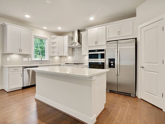 Spacious Island in the Gourmet Kitchen