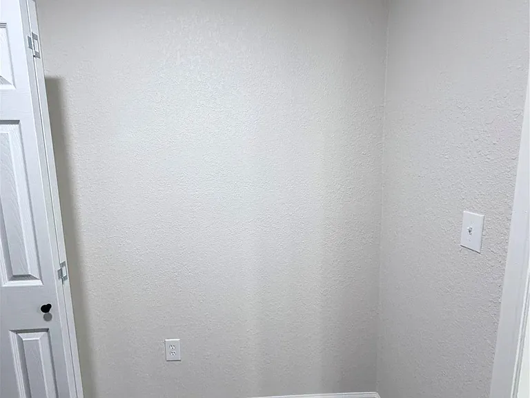 2915 Creston Dr — Photo 25