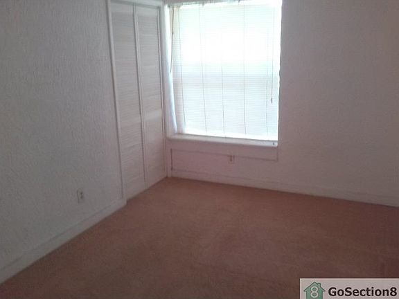 4th image of 6103 SW 48th Ct