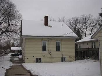 2nd image of 29143 Evergreen St