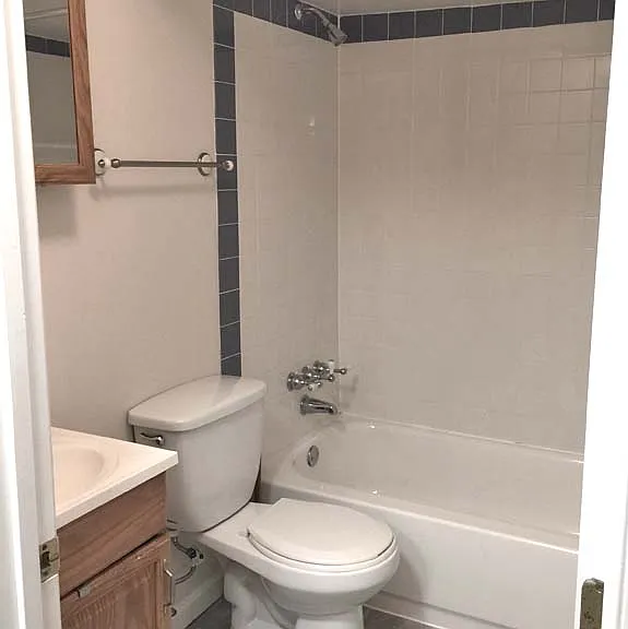 17 14th St SE #B — Photo 8