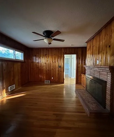 1212 Deerwood St — Photo 16