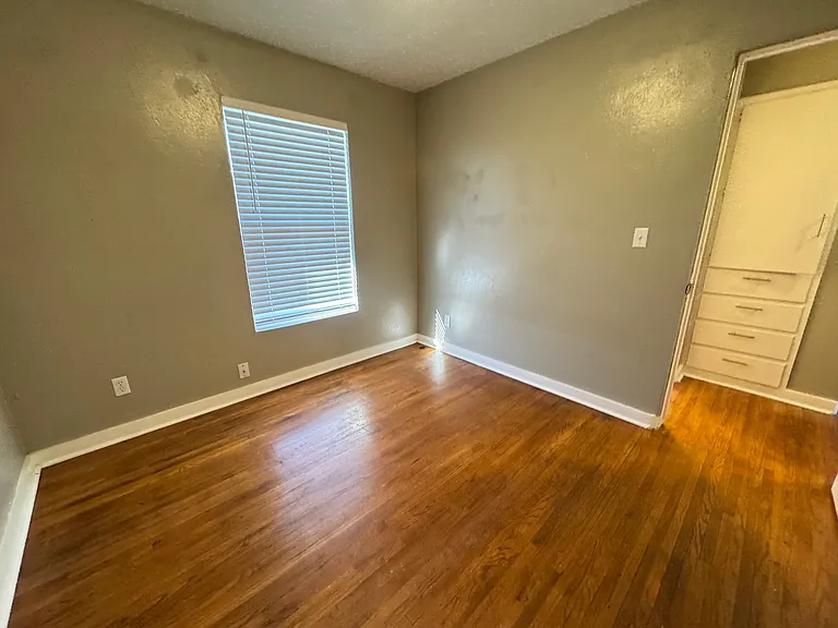 2030 NW 25th St #17 — Photo 18