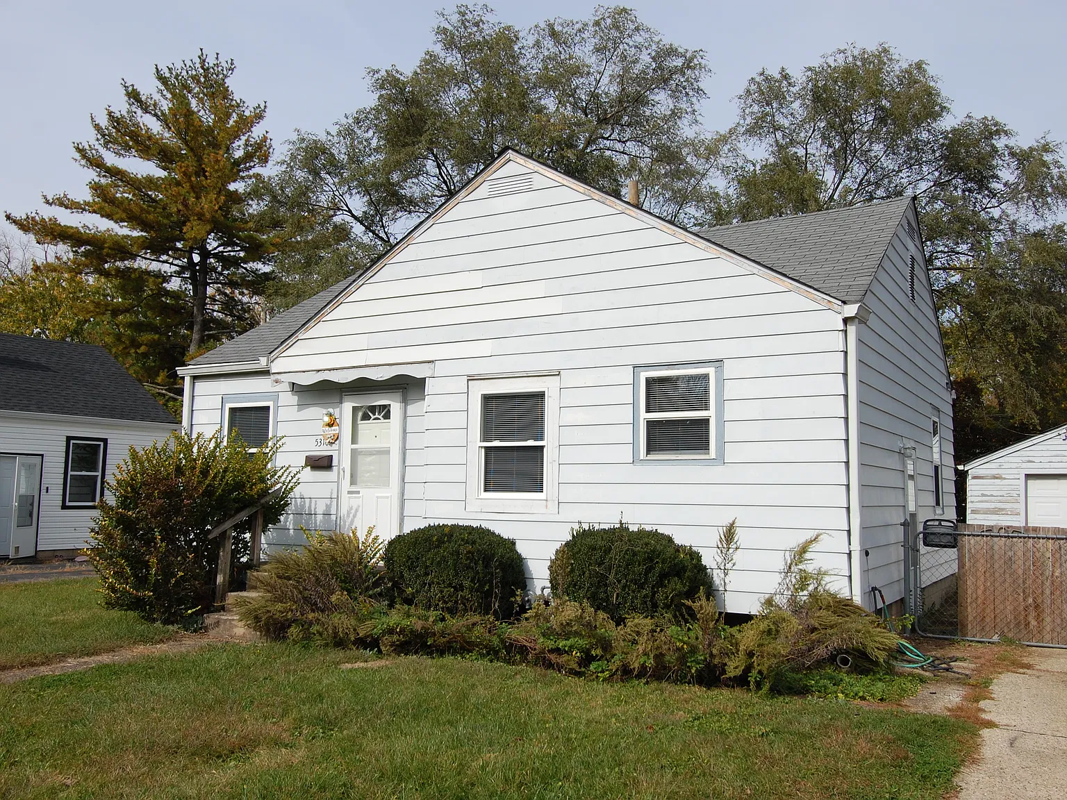 2 bed, 735 sqft, $1,000 — Photo 1