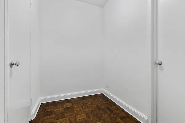 Rented by Byson Real Estate Company | media 11