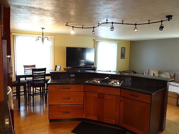 3rd image of 6629 W 95th Pl