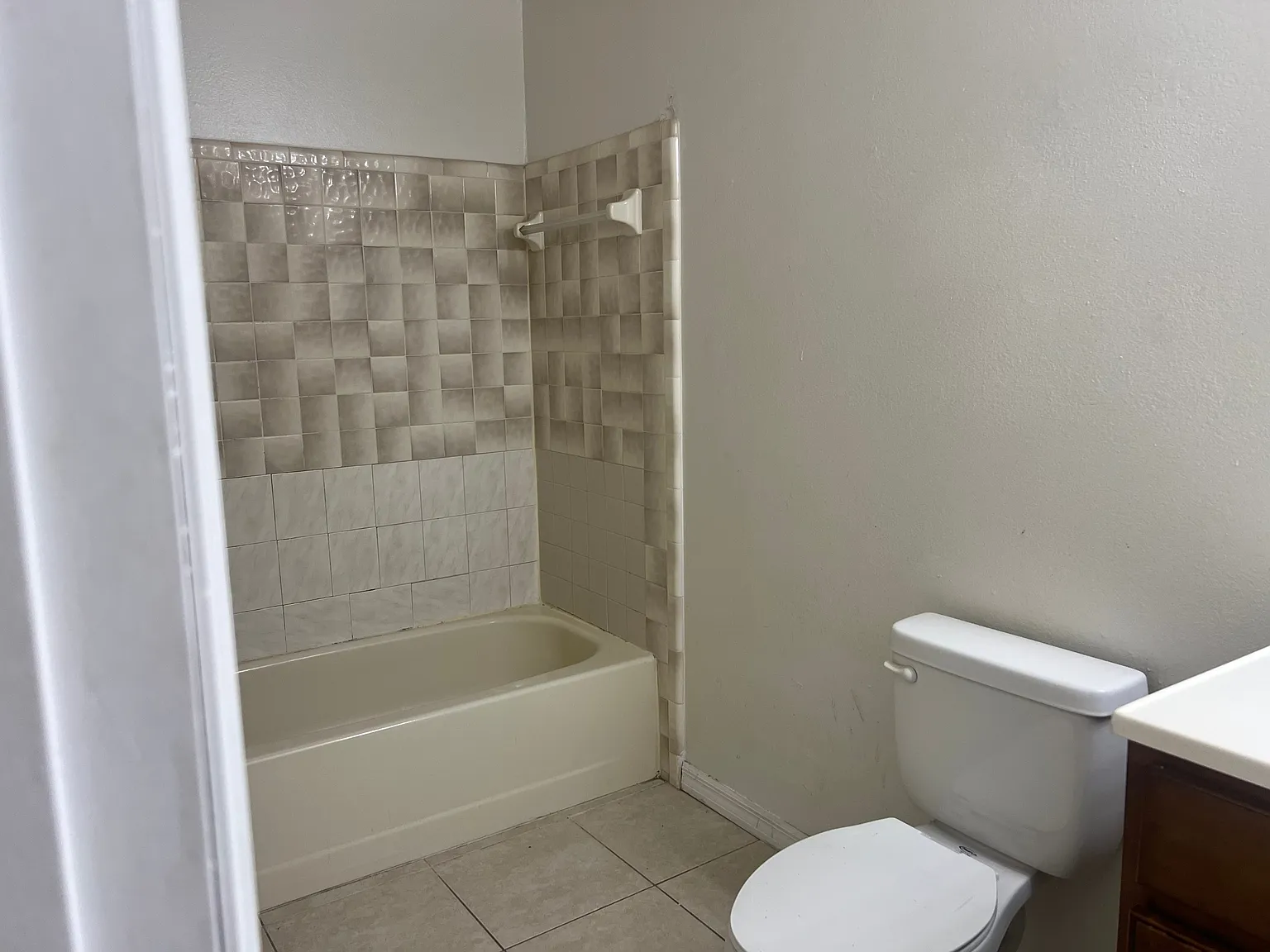 1805 Foxhall Circle - 1 — Photo 3