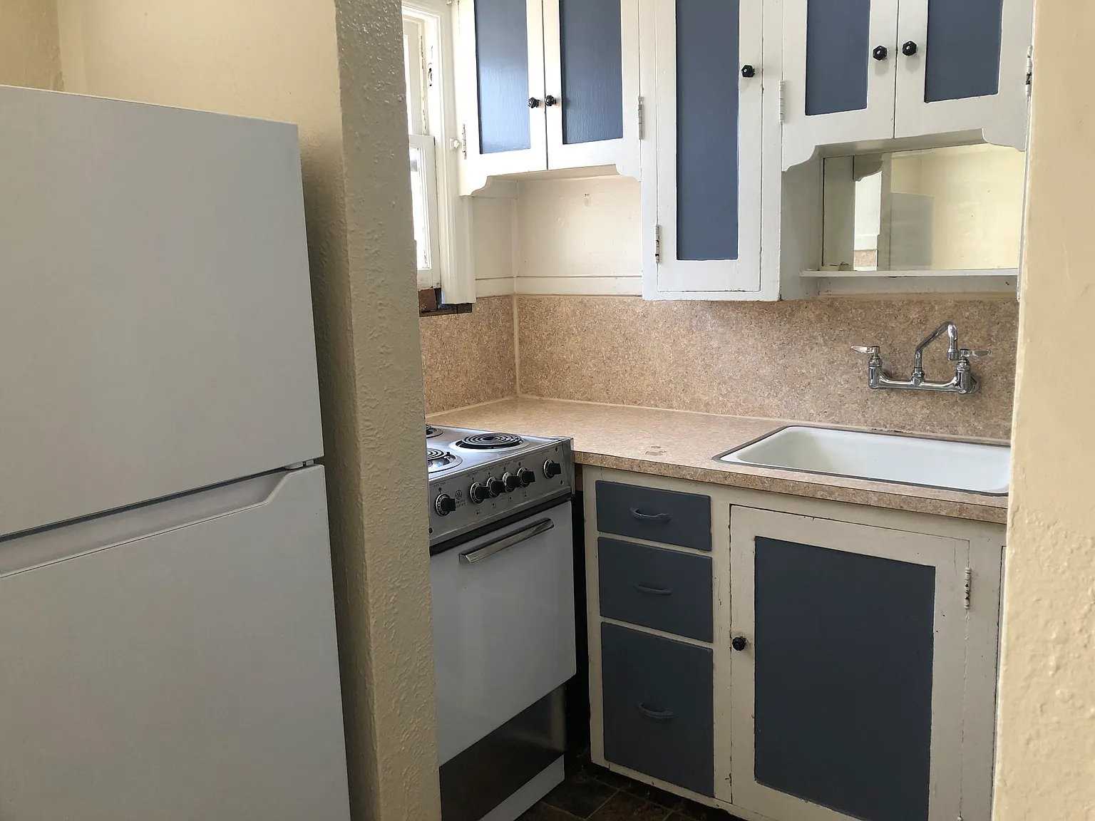 1 bed, 450 sqft, $650 — Photo 3