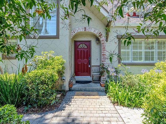 3rd image of 212 Angelita Ave