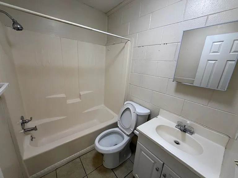 502 Prince St — Photo 11