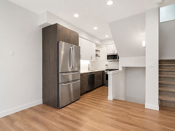 5th image of 3803 23rd Ave W #W