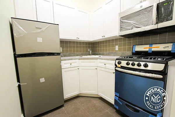 Rented by MySpaceNYC | media 29