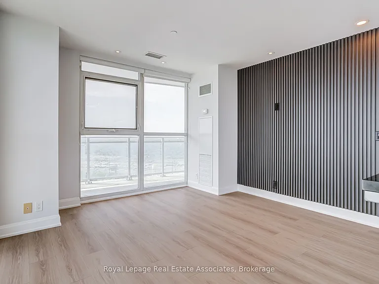 33 Shore Breeze Dr #2803 — Photo 5
