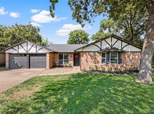 805 Spring Brook Dr, Bedford, TX 76021