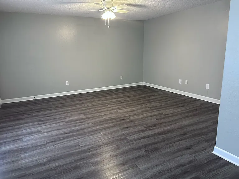 McIntyre Apartments — Photo 49