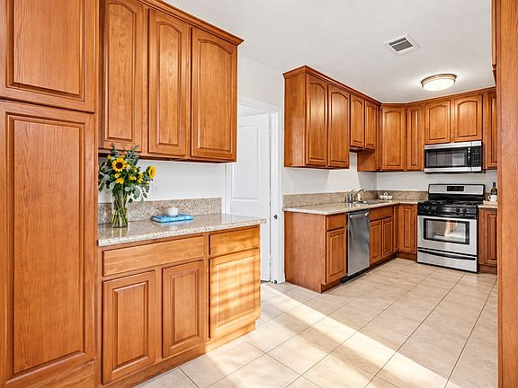 3rd image of 23142 Strathern St
