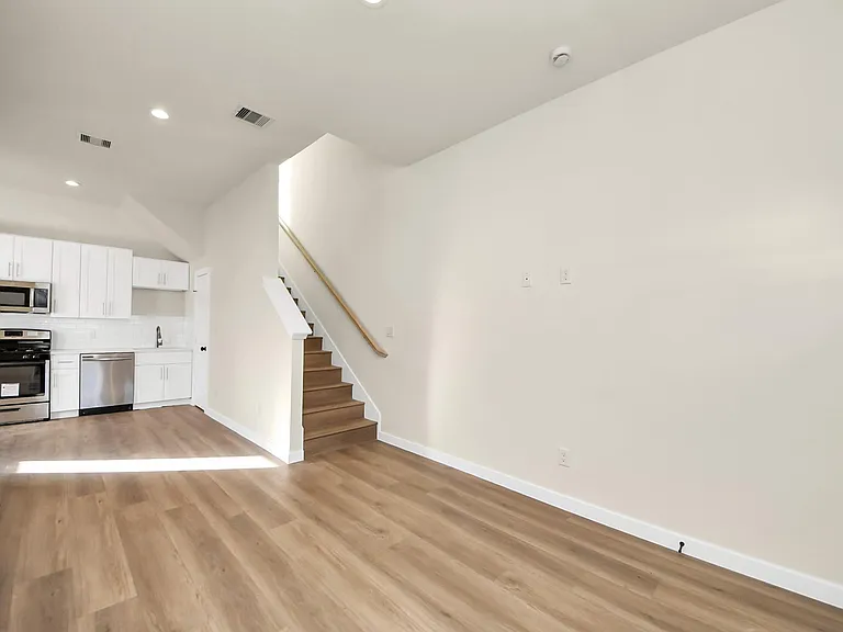 8025 Peachtree St #D — Photo 6