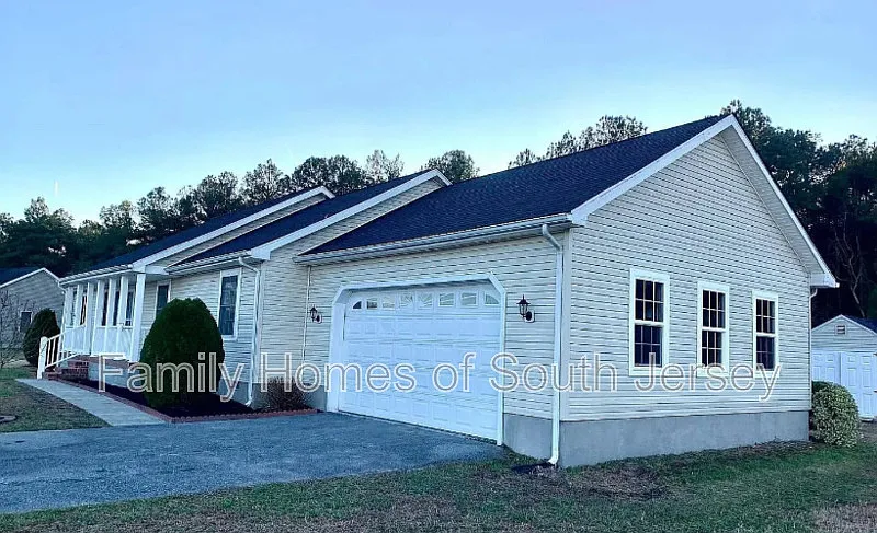 3 bed, 2.0 bath, 1700 sqft, $2,500 — Photo 4