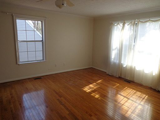 5th image of 4000 Bradshaw Dr