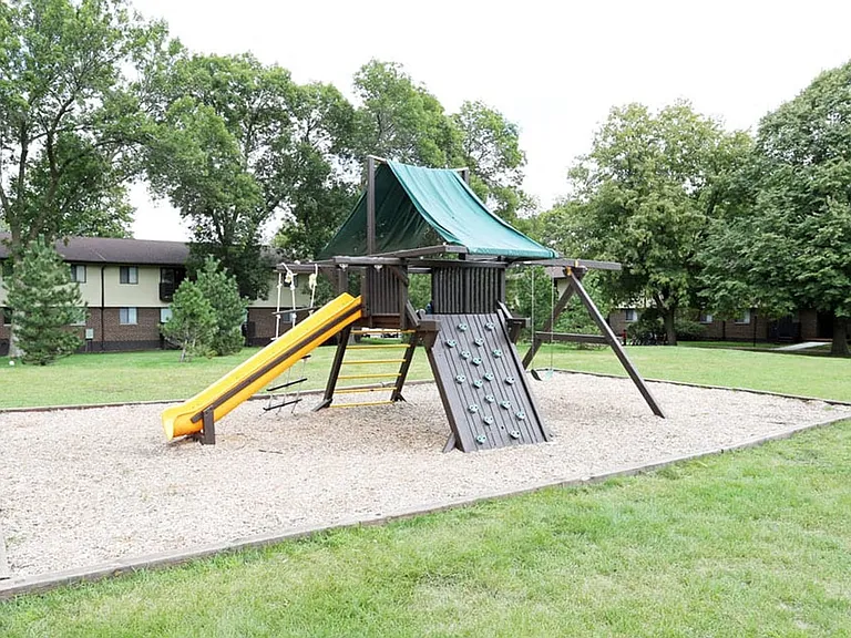 MOVE IN SPECIAL $600 Off your Move-in cost! Call the office for more details — Photo 5