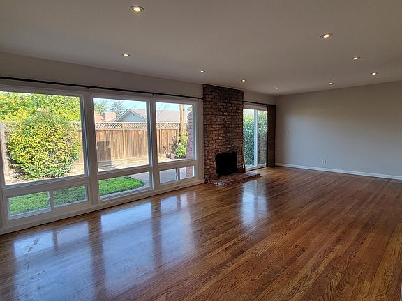 5th image of 1013 Tulip Dr