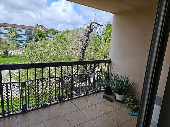 5th image of 10625 SW 112th Ave APT 216