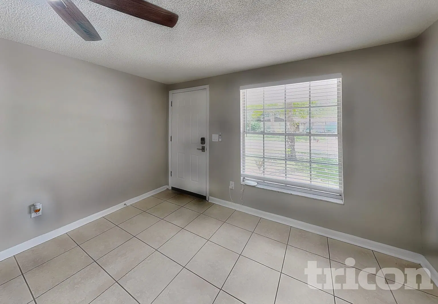902 Balmoral Place Valrico FL — Photo 2
