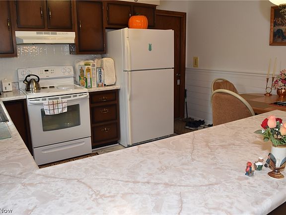3rd image of 154 Crisswill Rd