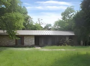 214 Lakeway Dr, Kerrville, TX 78028