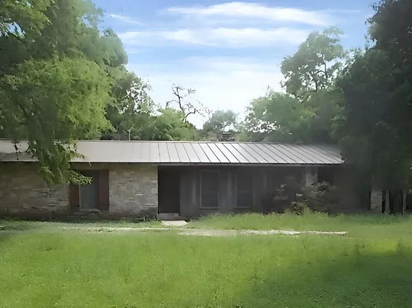 214 Lakeway Dr, Kerrville, TX 78028