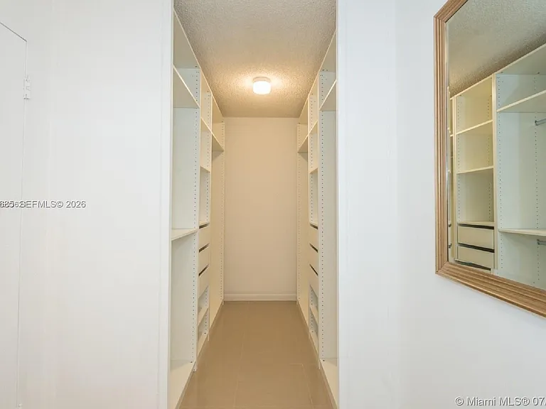 7545 E Treasure Dr #2H — Photo 23