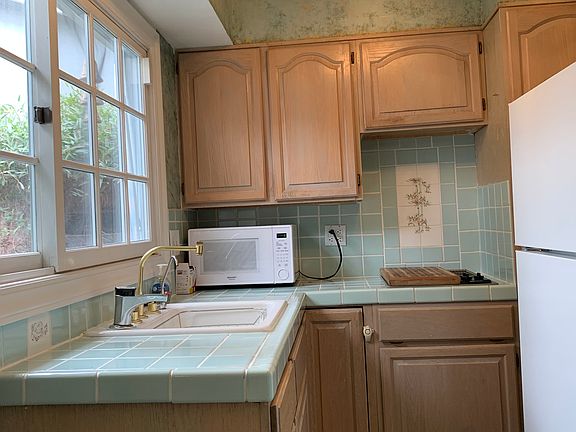 5th image of 2202A Vera Ave