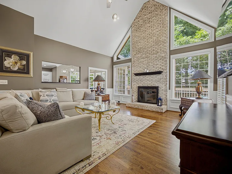 10530 Tuxford Dr — Photo 8
