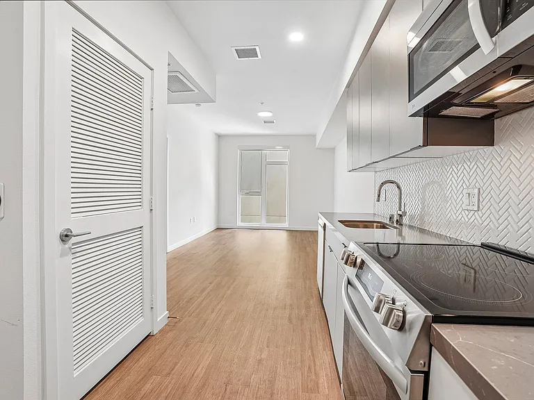 Kara Apartment in Koreatown — Photo 20
