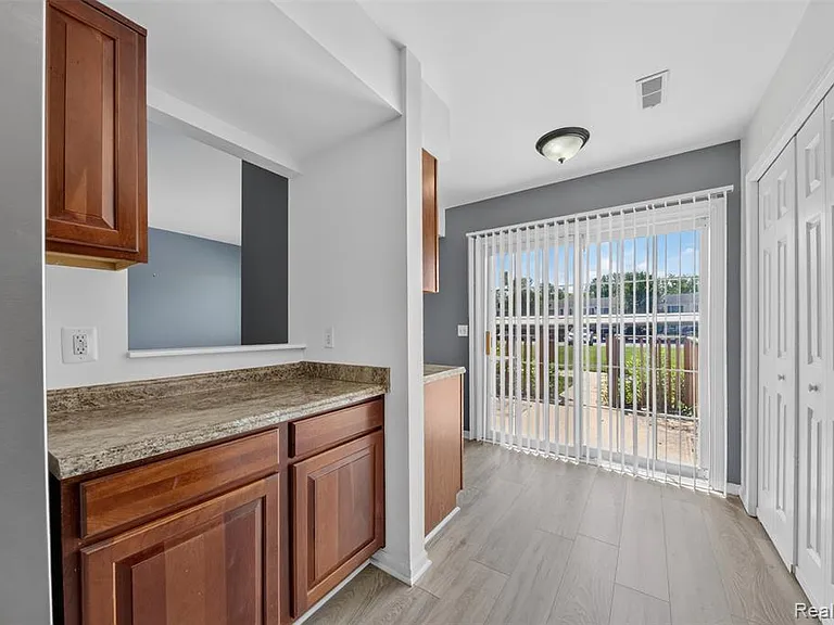 16515 Terrace Village Dr — Photo 18