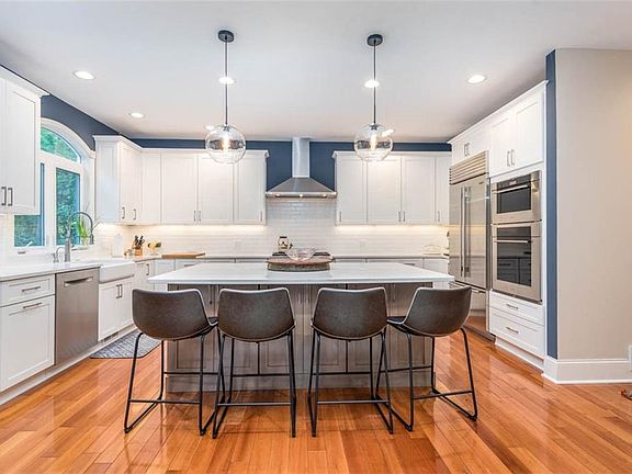 4th image of 5823 Sylmar Dr
