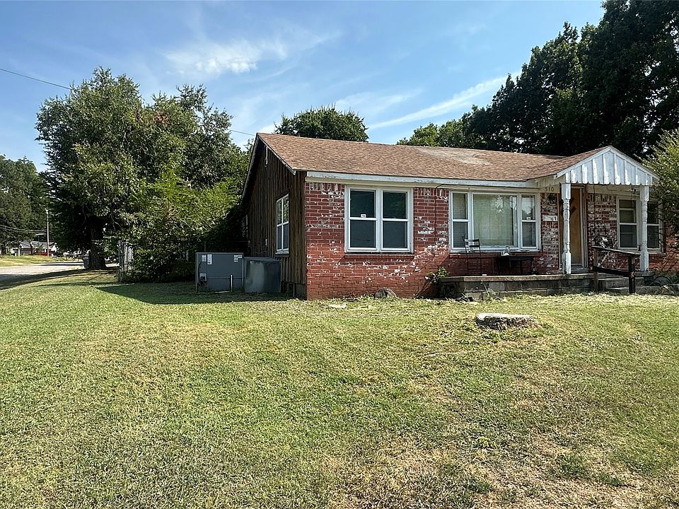 1st image of 310 E Adler Ave