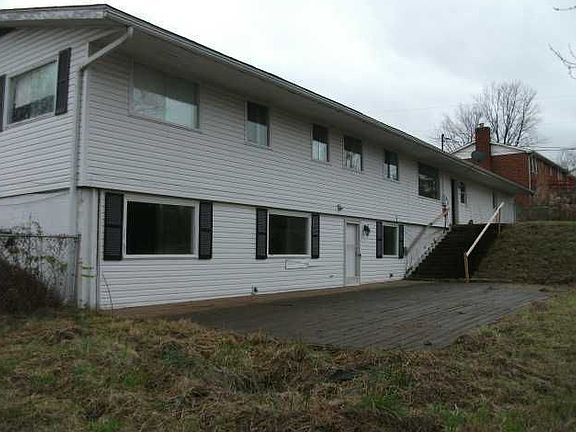 3rd image of 195 Crestwood Dr #C-106