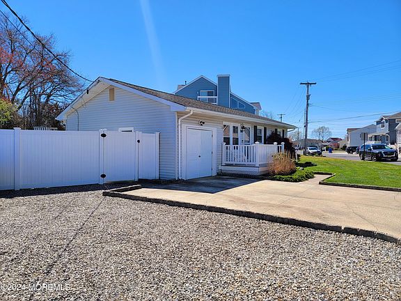 2nd image of 3169 Windsor Avenue