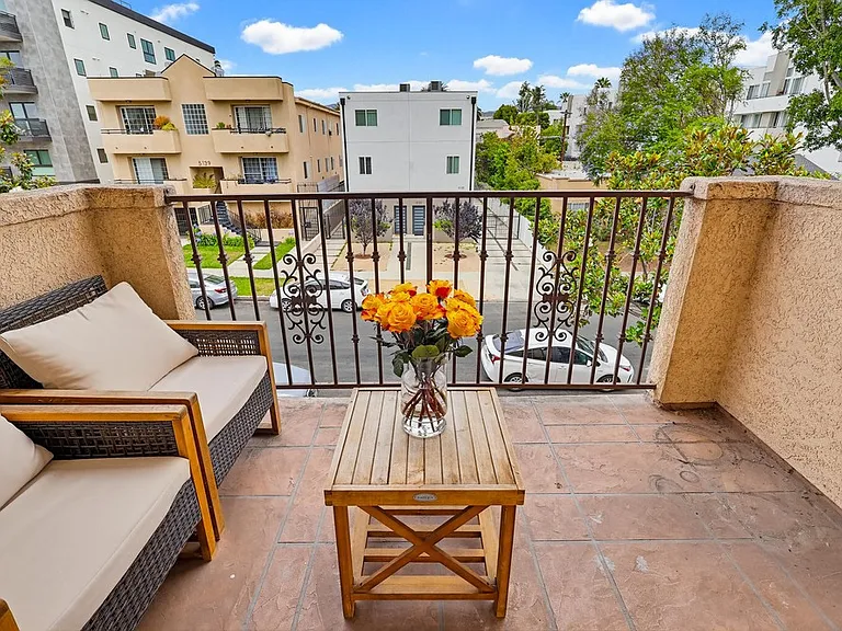 5132 W Maplewood Ave #202 — Photo 42