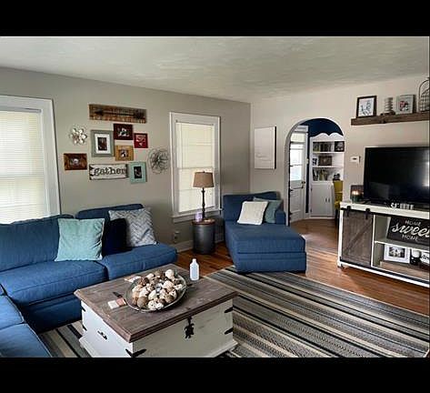3rd image of 568 Park Ave