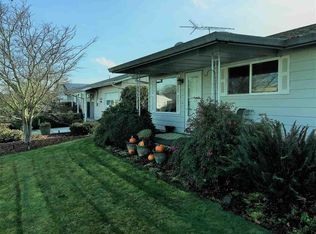 2250 W Santiam Dr, Woodburn, OR 97071