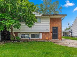 26449 Norfolk St, Inkster, MI 48141