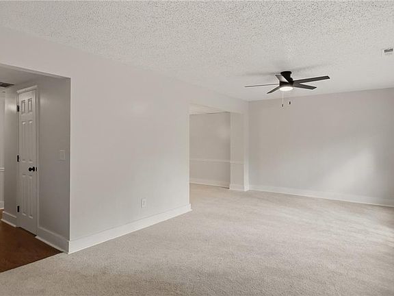4th image of 3949 E Valley Ct #E