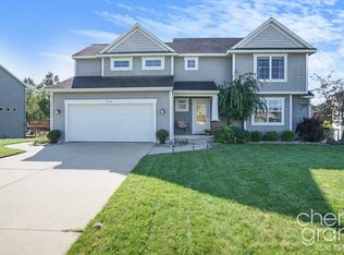7112 Jasper Dr, Hudsonville, MI 49426